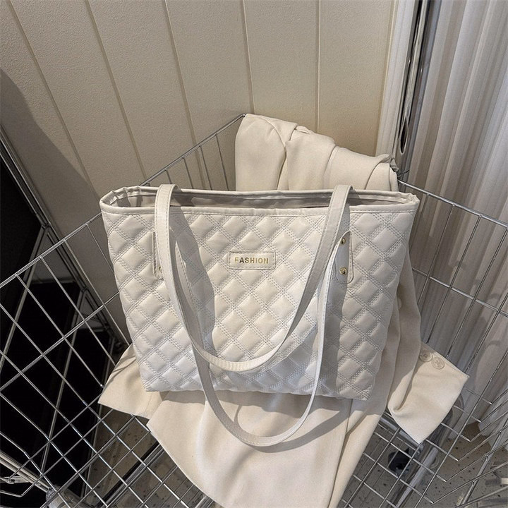 Túi Xách Nữ Công Sở – Đẹp Chuẩn Nàng Hiện Đại W605 - Winnie House - Ảnh 3