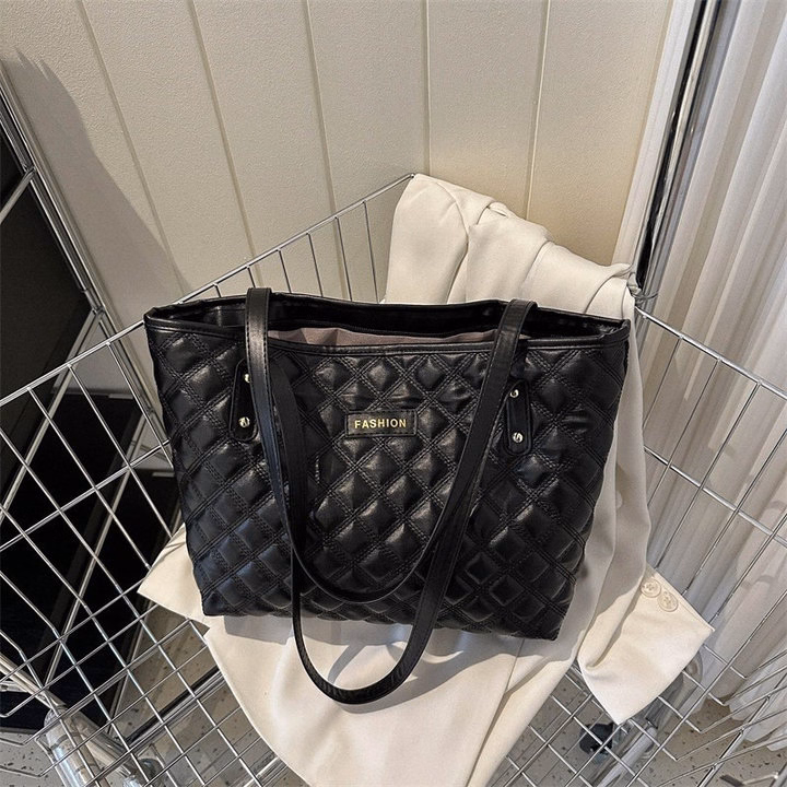 Túi Xách Nữ Công Sở – Đẹp Chuẩn Nàng Hiện Đại W605 - Winnie House - Ảnh 2