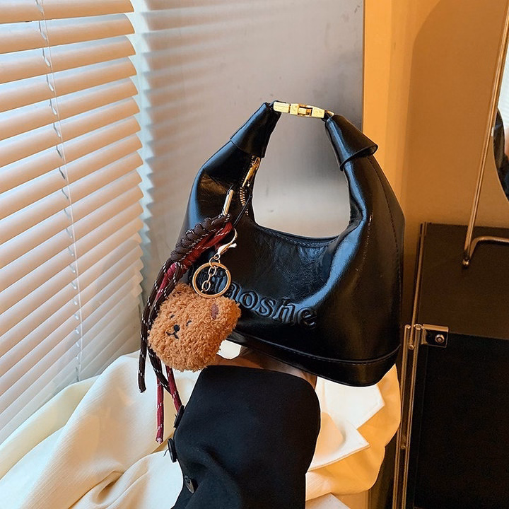 Túi Đeo Chéo Dáng Thuyền W621 – Tặng Kèm Gấu, Nhỏ Mà Sang, Đẹp Mọi Góc Nhìn - Winnie House - Ảnh 3