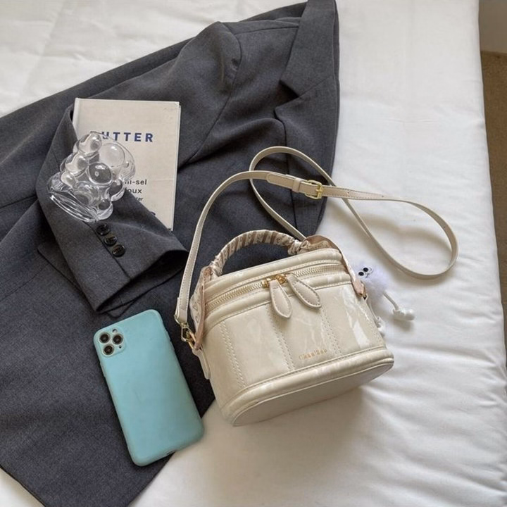 Túi Xách Nữ Dáng Hộp Da Nhung Tặng Kèm Móc Treo W636 - Winnie House - Ảnh 6