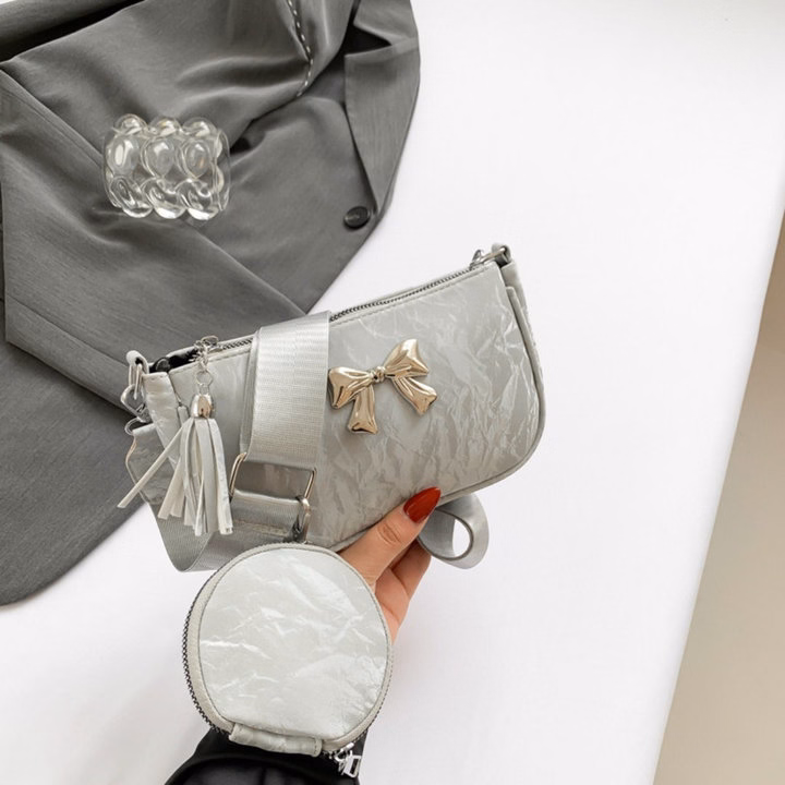 Túi Da Nhung Gắn Nơ Bạc – Nhỏ Nhưng Siêu Xinh, Tặng Kèm Ví Treo W649 - Winnie House - Ảnh 9