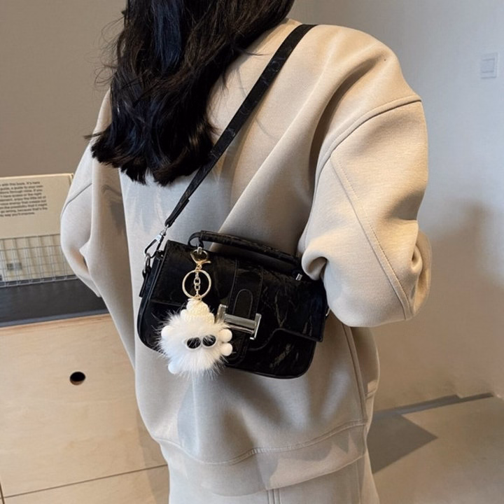 Túi Xách Nữ Khóa H Da Nhung Sang Chảnh Tặng Móc Treo Bông Xinh W654 - Winnie House - Ảnh 11