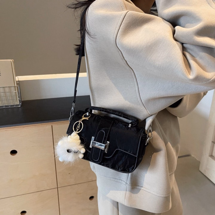 Túi Xách Nữ Khóa H Da Nhung Sang Chảnh Tặng Móc Treo Bông Xinh W654 - Winnie House - Ảnh 8