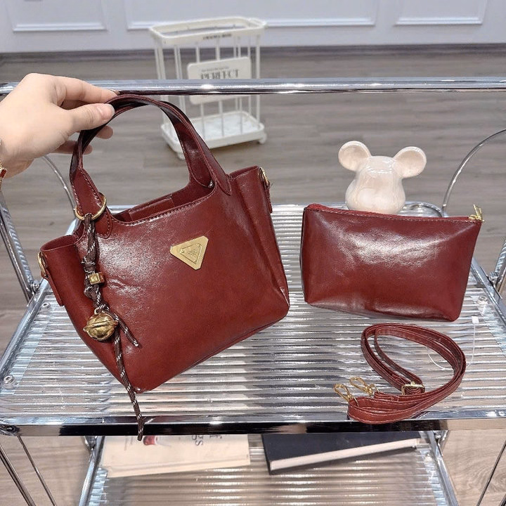 Túi Xách Nữ Bộ Đôi Da Nhăn Bóng Sang Trọng W662, Kèm Móc Treo Dây Chuông - Winnie House - Ảnh 4