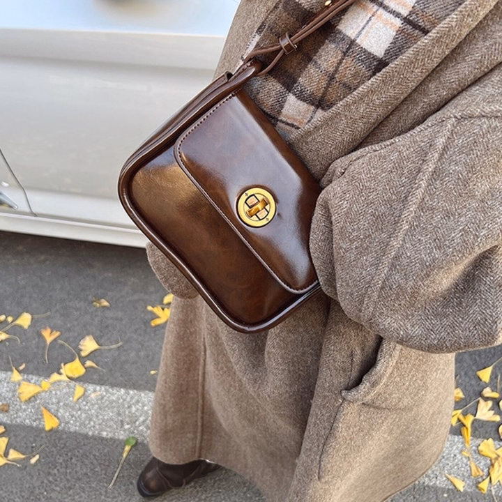 Túi Xách Nữ Khóa Xoay Dáng Bầu Nẹp Viền Da Nhăn Bóng Sang Trọng W665 - Winnie House - Ảnh 13