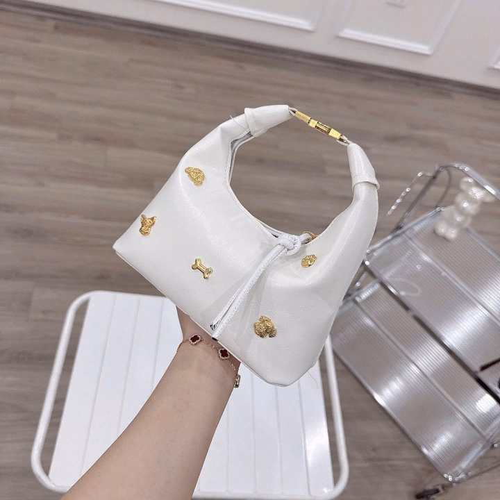 Túi Xách Nữ Da Bóng Nhăn Sang Trọng Đính Charm Đồng W691 - Winnie House - Ảnh 4