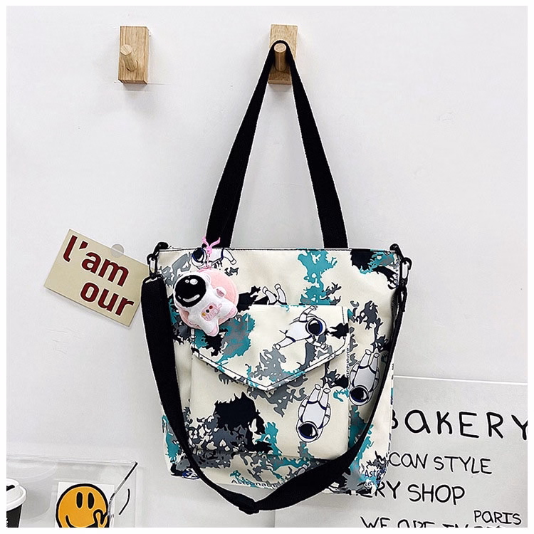 Túi Xách Kết Hợp Túi Đeo Chéo Họa Tiết Thời Trang Hr312 - Haras (Tặng Kèm Móc Khóa Phi Hành Gia) - Ảnh 11