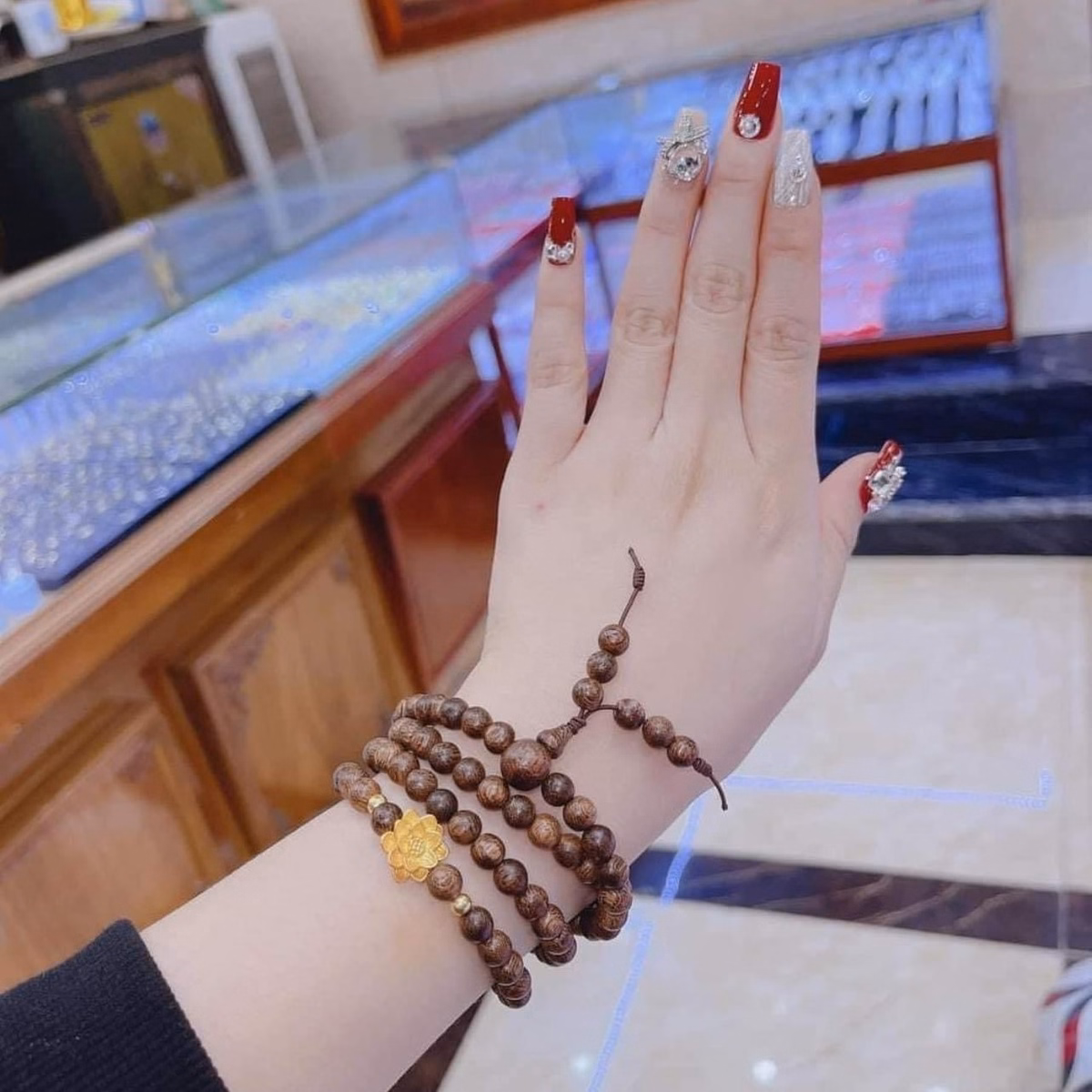 Vòng Tay Trầm Hương Tốc Thiên Nhiên Kết Sen Bạc Ta Xi Vàng 108 Hạt 6 Ly - Thắng Giang - Ảnh 2