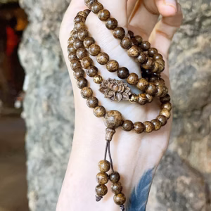 Vòng Tay Trầm Hương Tốc Mix Sen 108 Hạt 6 Ly - Thắng Giang