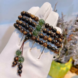 Vòng Tay Trầm Hương Sánh Chìm Thiên Nhiên Phối Charm Bạc - Thắng Giang