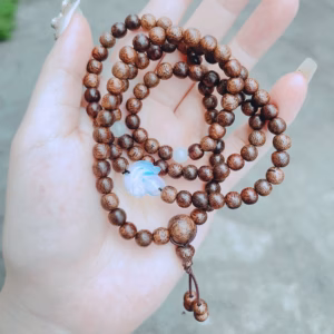 Vòng Tay Trầm Hương Tốc Phối Hồ Ly Đá Dạ Quang Thiên Nhiên - Thắng Giang