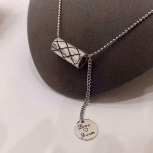 Vòng Cổ Ống Tròn Sợi Dài Mặt Chữ - Mushroom Lee