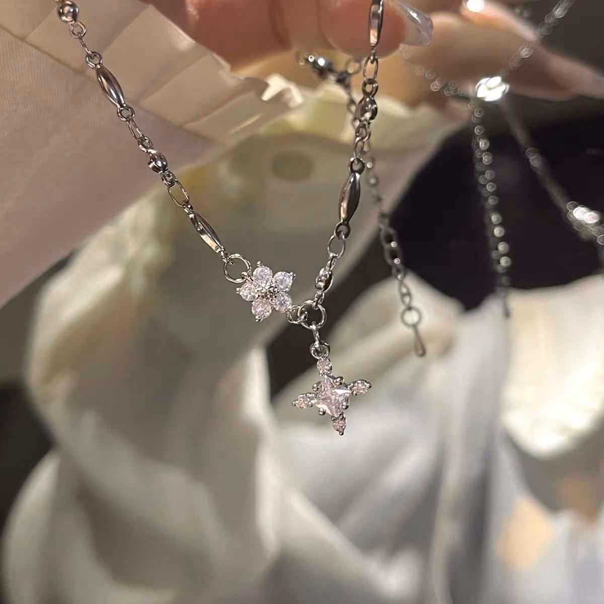 Dây Chuyền Chữ Thập Đính Đá Zircon Hình Bông Hoa Dc233 - Lady'S Passion - Ảnh 2