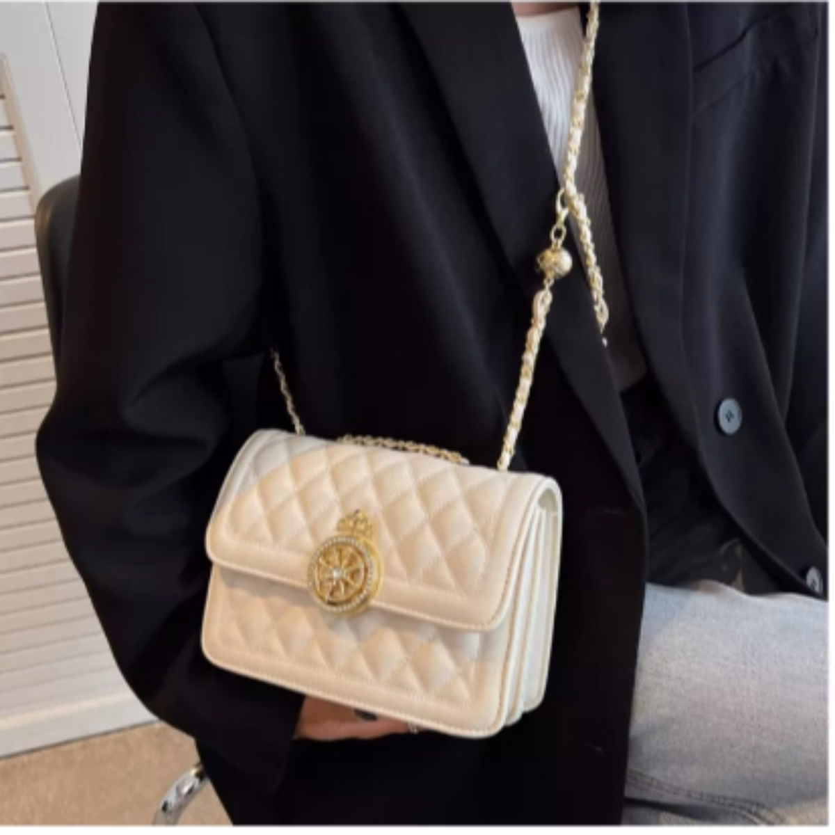 Túi Xách Nữ Đeo Chéo Khóa Vương Miện Tròn Ctb22 - Bechip - Ảnh 4