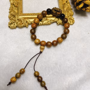 Vòng Tay Trầm Hương Tốc Thiên Nhiên Phối Sen Đá Phong Thuỷ - Thắng Giang