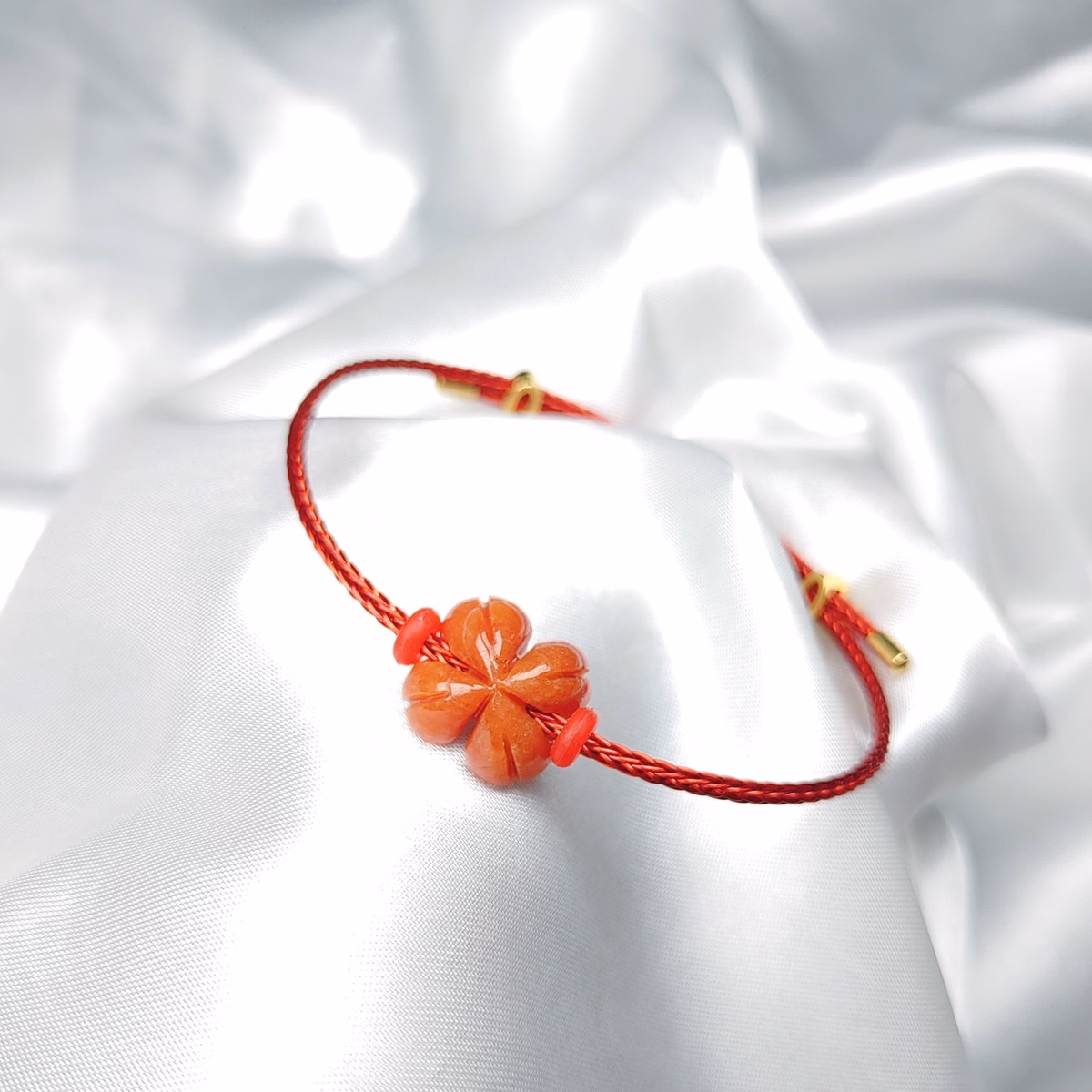 Vòng Tay Cỏ Bốn Lá Ngọc Cẩm Thạch Huyết Thiên Nhiên - Thắng Giang - Ảnh 2