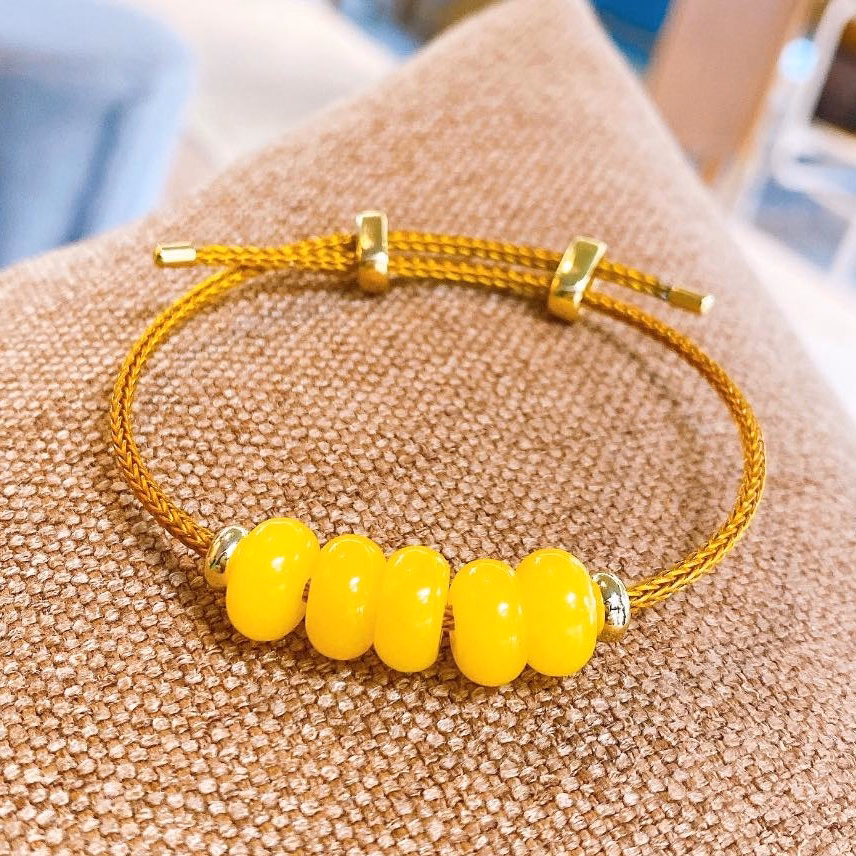 Vòng Tay Ngũ Điếu Mã Não Vàng - Thắng Giang