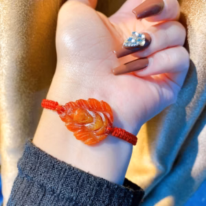 Vòng Tay Hồ Ly Chúa Cẩm Thạch Huyết Tết Dây Chỉ May Mắn - Thắng Giang