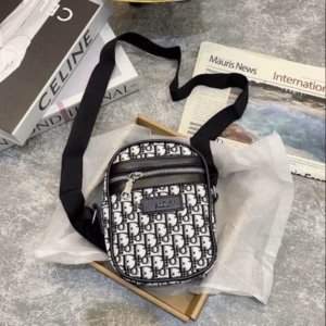 Túi Xách Nữ Đeo Chéo Đựng Điện Thoại Họa Tiết Chữ Độc Đáo 2 Ngăn - Ausa House