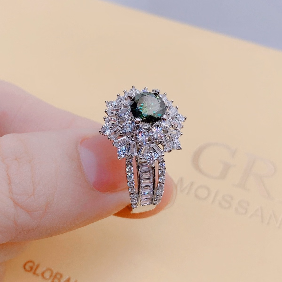 Nhẫn Hoa Bạc Ý Xi Bạch Kim Gắn Kim Cương Moissanite Tặng Kèm Kiểm Định Quốc Tế - Thắng Giang - Ảnh 2