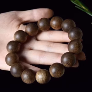 Vòng Tay Nam Trầm Hương Tốc Thiên Nhiên 12 Ly - Thắng Giang