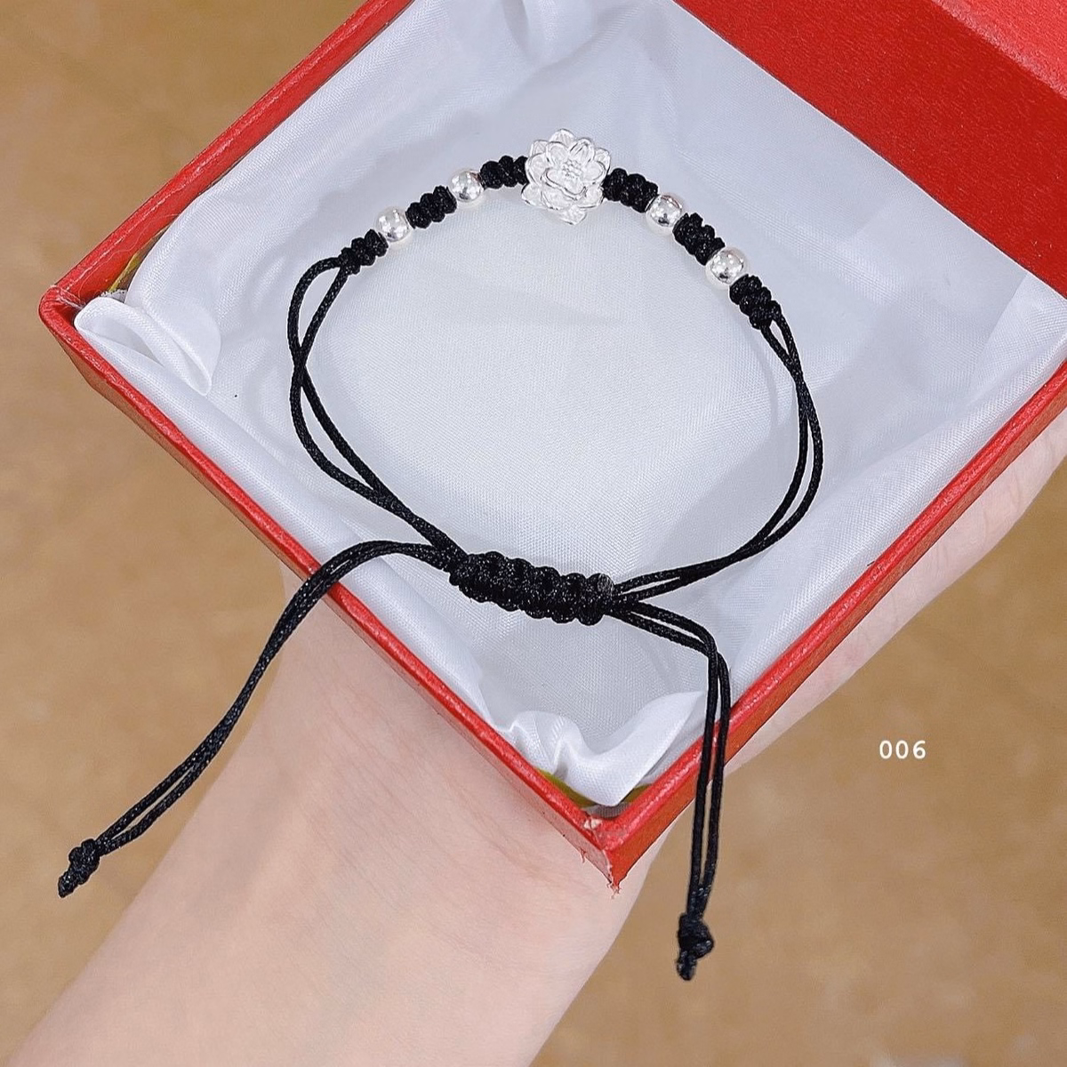 Vòng Tay Sen Bạc Ta Tết Chỉ May Mắn - Thắng Giang