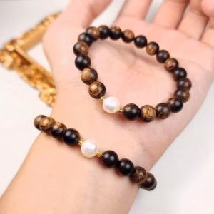 Vòng Tay Trầm Hương Sánh Chìm Thiên Nhiên Phối Ngọc Trai Nuôi Thiên Nhiên - Thắng Giang