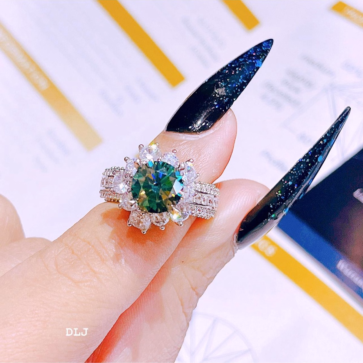 Nhẫn Hoa Bạc Ý Xi Bạch Kim Gắn Kim Cương Moissanite 8 Ly Tặng Kèm Kiểm Định Quốc Tế - Thắng Giang - Ảnh 6