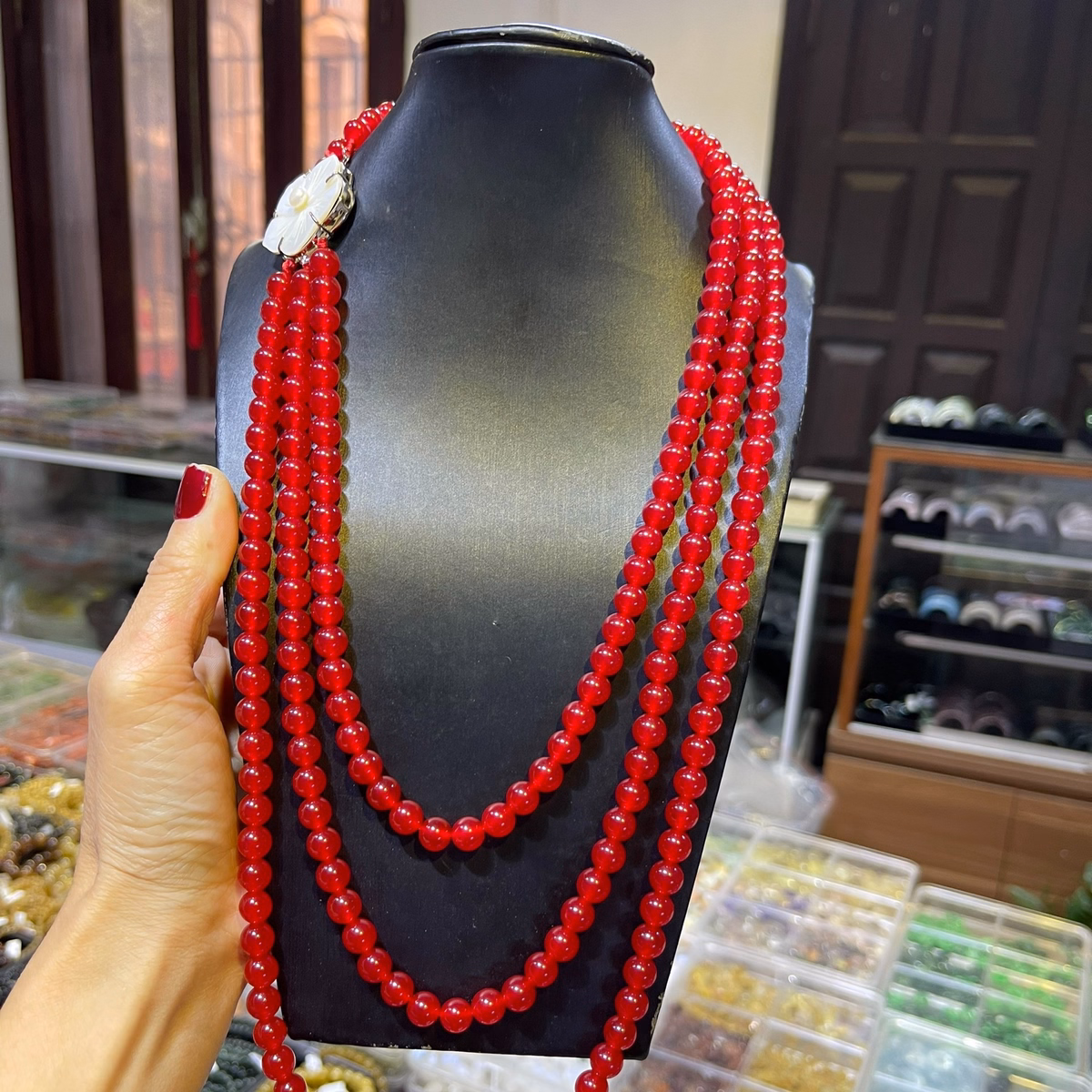 Vòng Cổ Mã Não Ba Tầng Khóa Hoa Xà Cừ - Thắng Giang