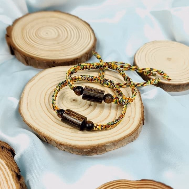 Vòng Tay Lu Thống Trầm Hương Sánh Tết Chỉ Ngũ Sắc May Mắn - Thắng Giang - Ảnh 4