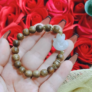 Vòng Tay Trầm Hương Tốc Thiên Nhiên Phối Hồ Ly Ngọc Cẩm Thạch Trắng Phớt - Thắng Giang