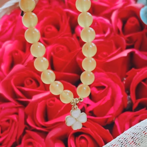 Vòng Tay Cỏ Bốn Lá Mã Não Vàng - Thắng Giang