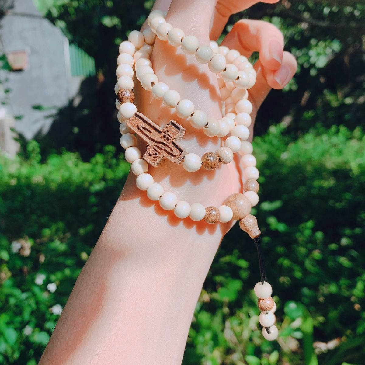 Vòng Tay Dâu Tằm Phối Charm Thánh Giá Trầm Hương Tốc Thiên Nhiên - Thắng Giang - Ảnh 3