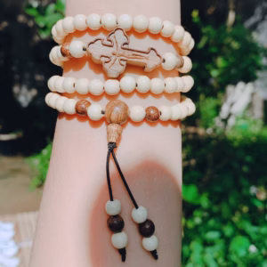 Vòng Tay Dâu Tằm Phối Thánh Giá Trầm Hương Tốc Công Giáo - Thắng Giang