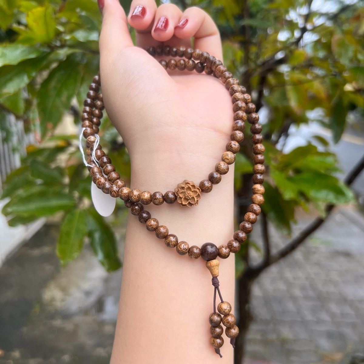 Vòng Tay Trầm Hương Tốc Thiên Nhiên 108 Hạt Phối Sen - Thắng Giang - Ảnh 8