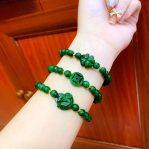 Vòng Tay Ngọc Cẩm Thạch Thiên Nhiên Phối Charm - Thắng Giang