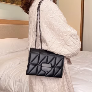 Túi Xách Nữ Khóa Nhọn Dây Xích A17 - Đức Huy