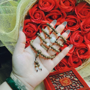 Vòng Tay Trầm Hương Tốc Thiên Nhiên Phối Túi Tiền Cẩm Thạch Trắng - Thắng Giang