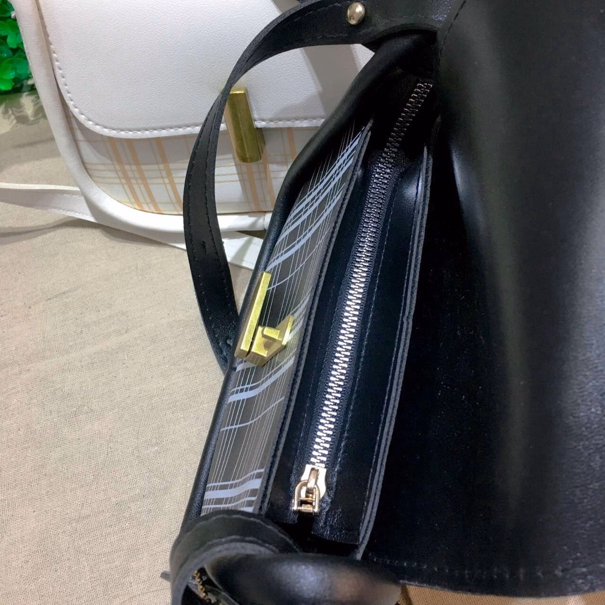 Túi Xách Nữ Kèm Tag Gấu Họa Tiết Kẻ A25 - Đức Huy - Ảnh 3