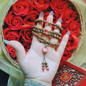 Vòng Tya Trầm Hương Tốc Thiên Nhiên Phối Cỏ Bốn Lá Thạch Anh Hồng - Thắng Giang