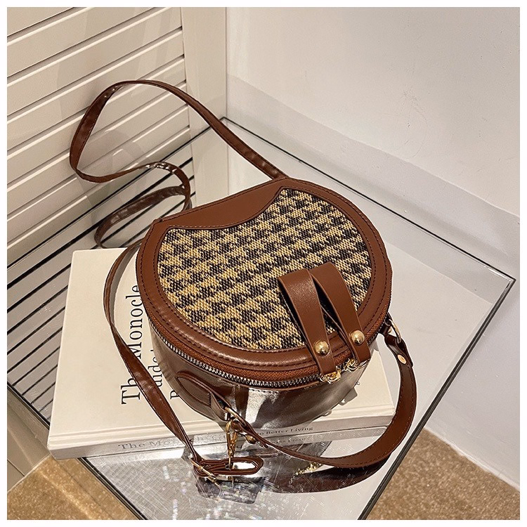 Túi Nữ Cốp Tròn Đeo Chéo Vải Dạ Có Quai Xách Cầm Tay Wh11 - Winnie House - Ảnh 4