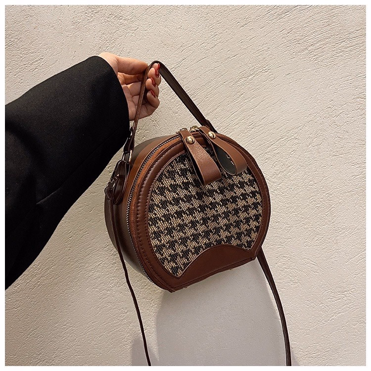 Túi Nữ Cốp Tròn Đeo Chéo Vải Dạ Có Quai Xách Cầm Tay Wh11 - Winnie House - Ảnh 2