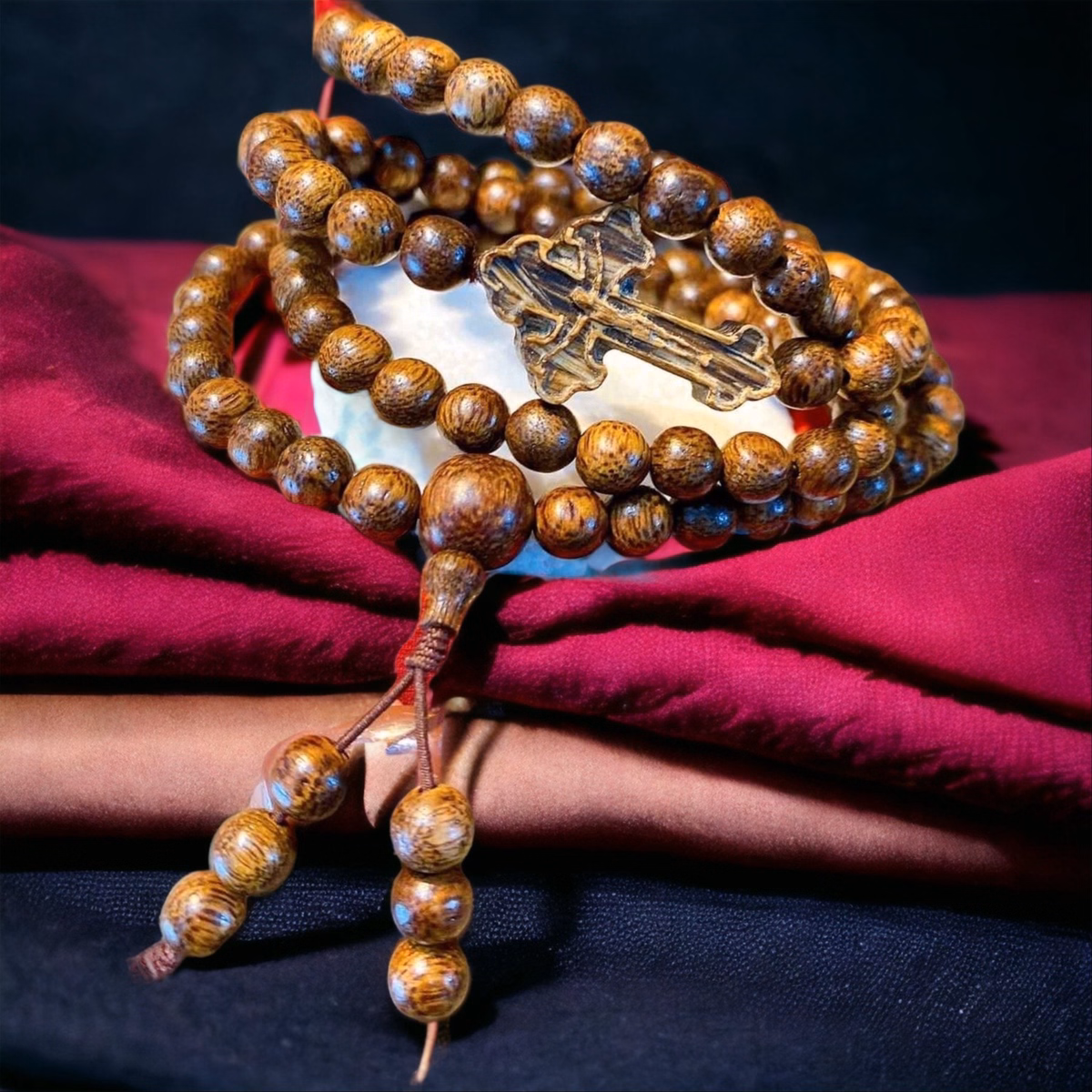 Vòng Tay Trầm Hương Tốc Phối Thánh Giá - Thắng Giang