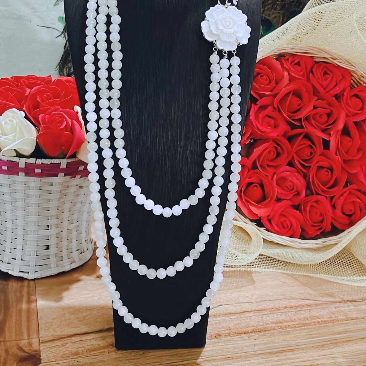 Chuỗi Vòng Cổ Ba Tầng Thạch Anh Trắng Thiên Nhiên Khóa Hoa Vỏ Ngọc Trai - Thắng Giang - Ảnh 4