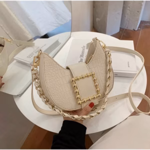 Túi Dáng Thuyền - Yên Ngựa Khóa Dải Vuông Wh16 - Winnie House