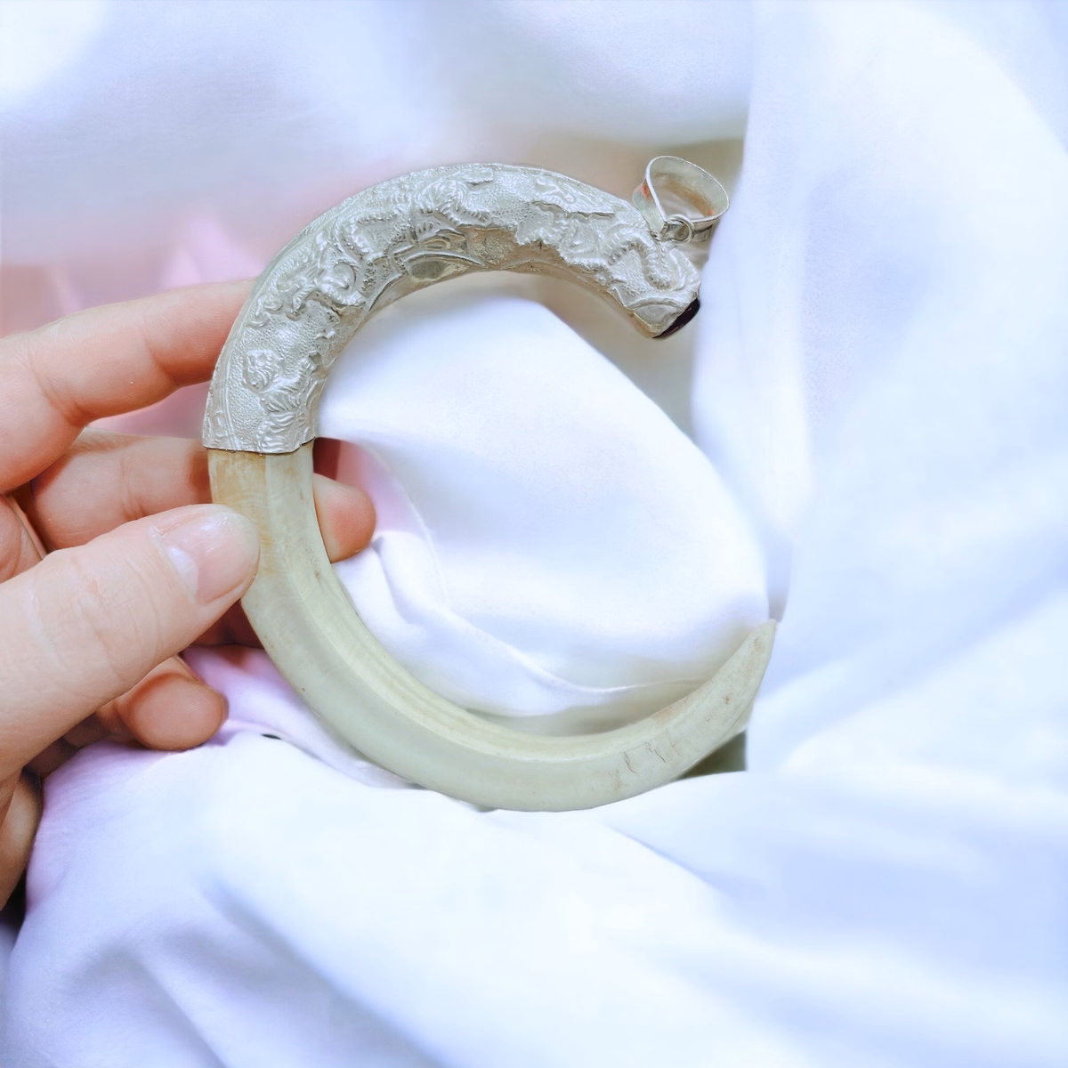 Mặt Dây Chuyền Nanh Heo Thật Bọc Bạc Ta Cổ - Thắng Giang - Ảnh 2