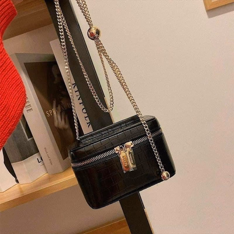 Túi Đeo Chéo Đeo Vai Cốp Kèm Quả Chuông Wh99 - Winnie House - Ảnh 3