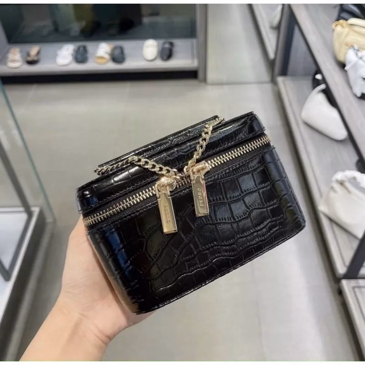 Túi Đeo Chéo Đeo Vai Cốp Kèm Quả Chuông Wh99 - Winnie House - Ảnh 5