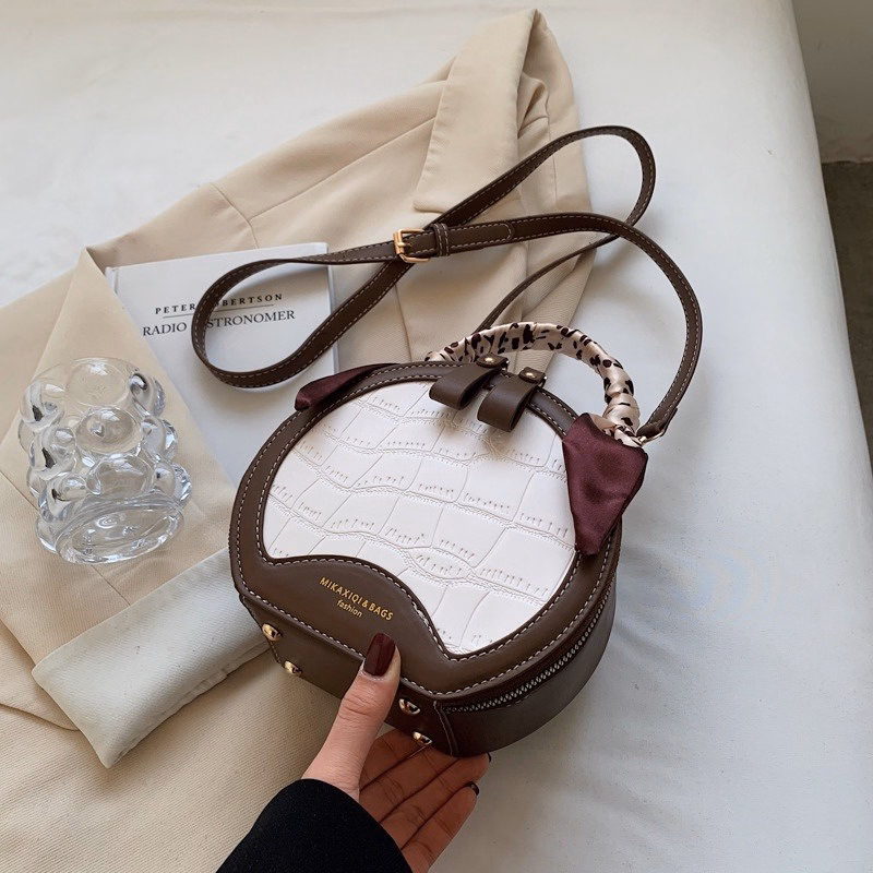 Túi Đeo Chéo Dáng Cốp Tròn Vân Rắn Kèm Khăn Wh22 - Winnie House - Ảnh 8