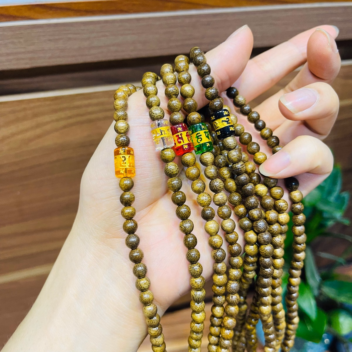 Vòng Tay Trầm Hương Tốc Thiên Nhiên 108 Hạt Phối Lu Trú Bình An - Thắng Giang - Ảnh 18